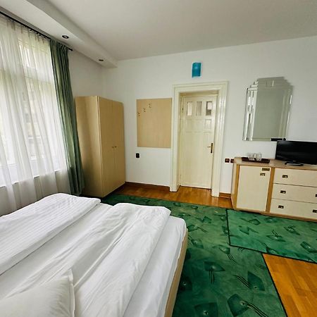 Rapsodia Sinaia Bed & Breakfast Exterior foto