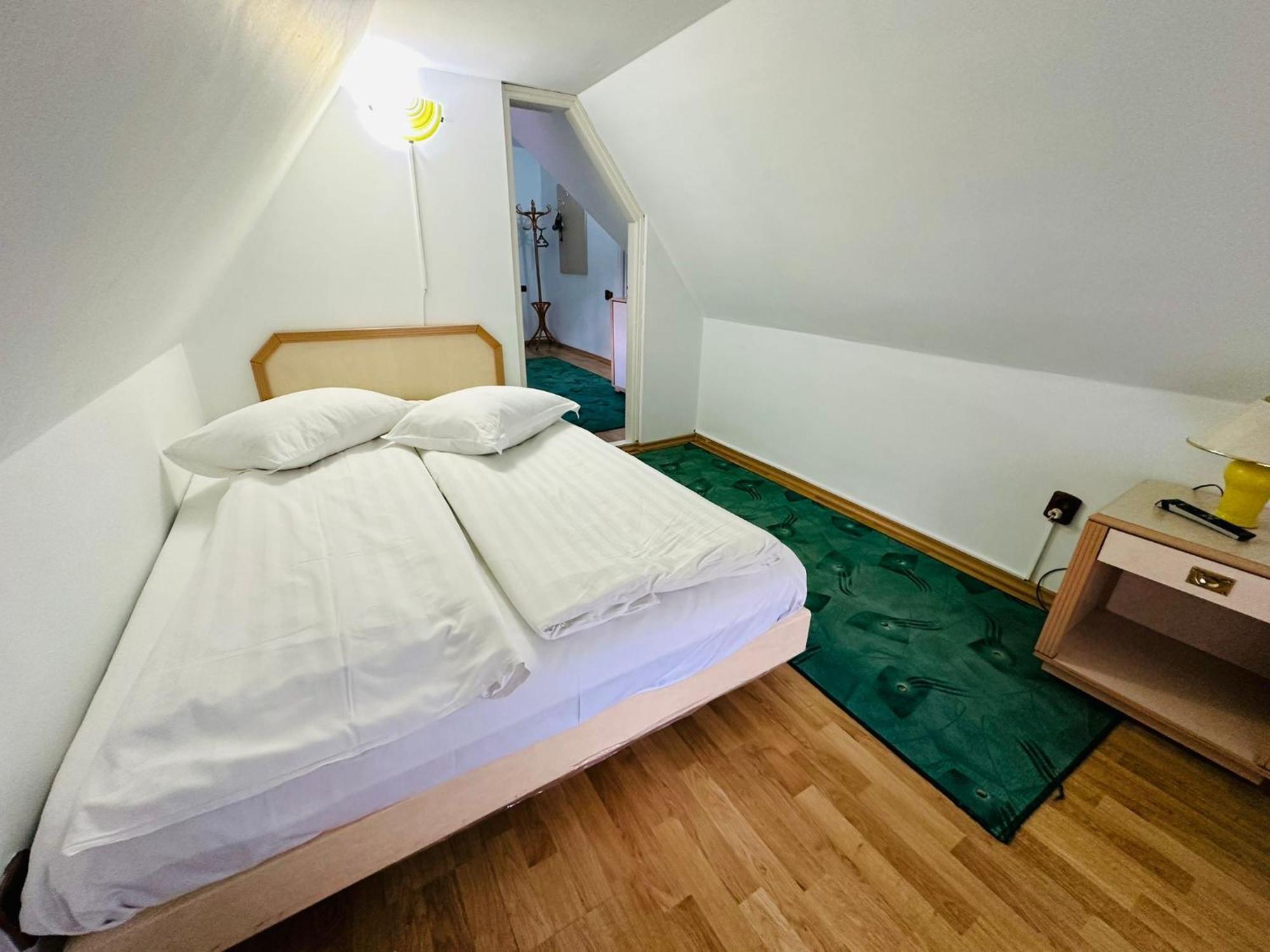 Rapsodia Sinaia Bed & Breakfast Exterior foto