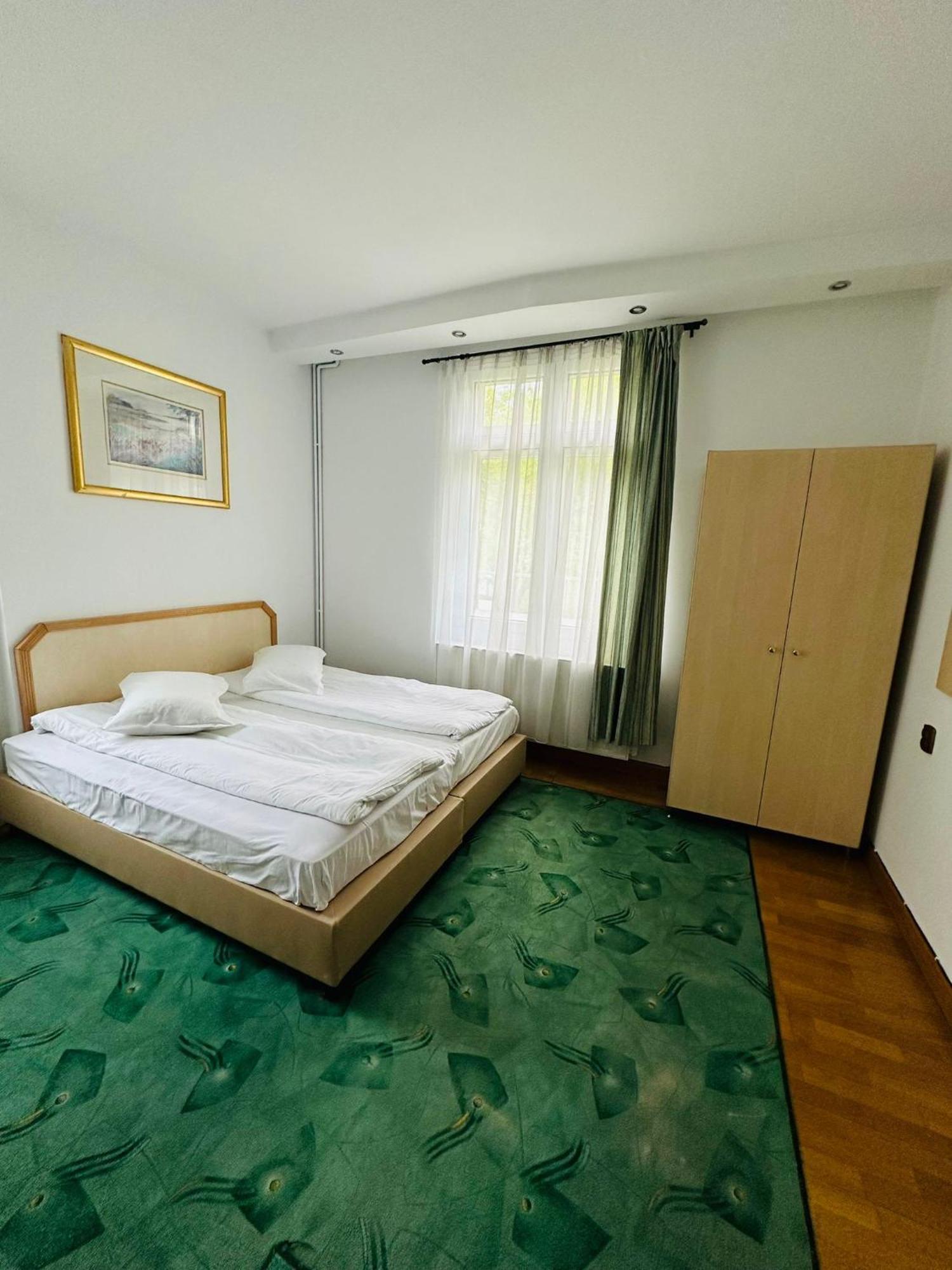 Rapsodia Sinaia Bed & Breakfast Exterior foto