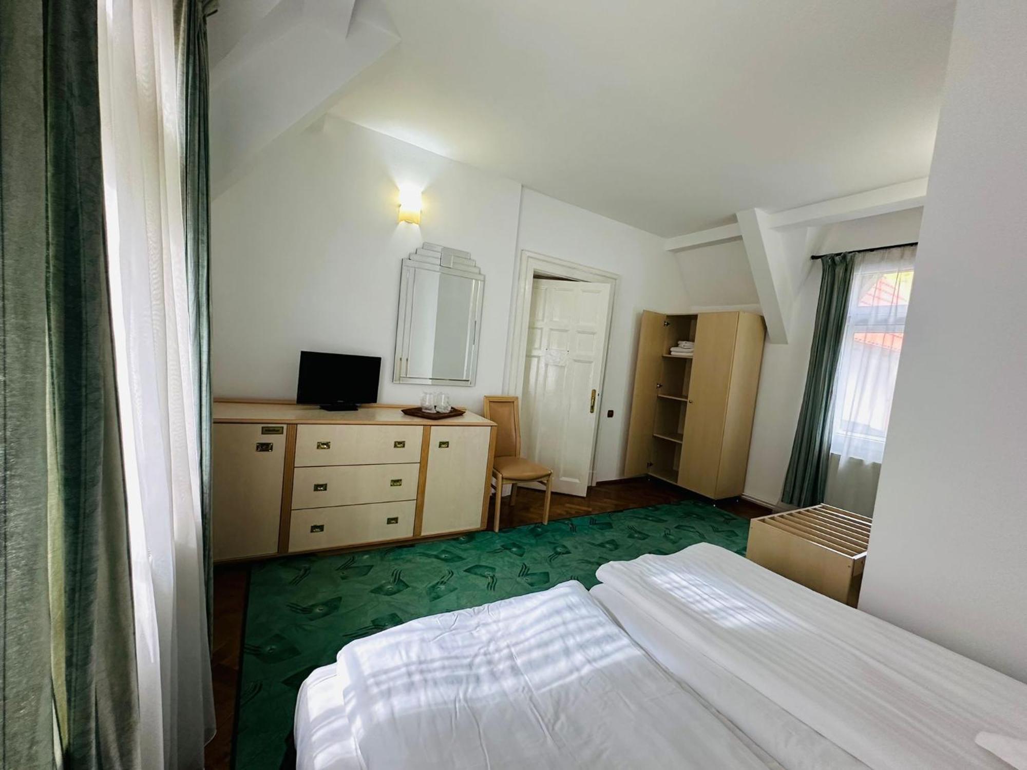 Rapsodia Sinaia Bed & Breakfast Exterior foto