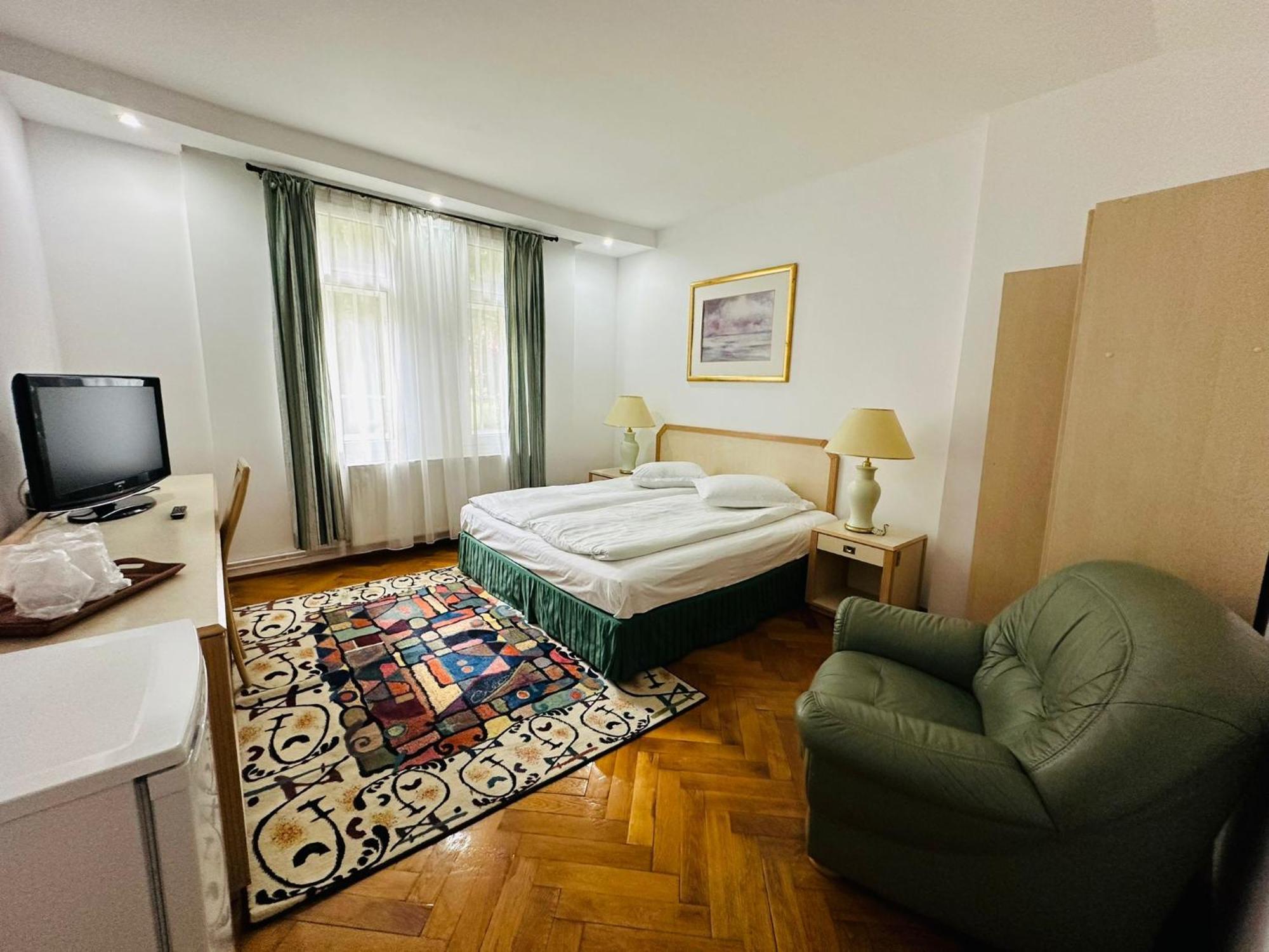 Rapsodia Sinaia Bed & Breakfast Exterior foto