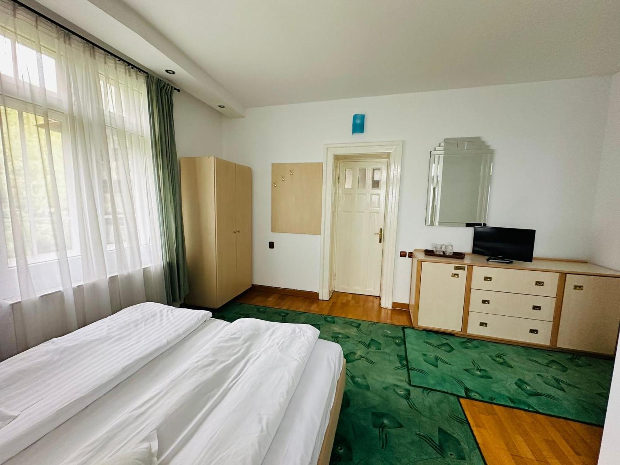 Rapsodia Sinaia Bed & Breakfast Exterior foto