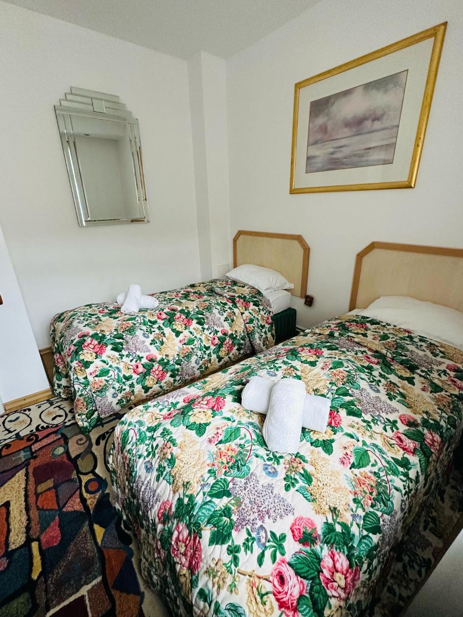 Rapsodia Sinaia Bed & Breakfast Exterior foto