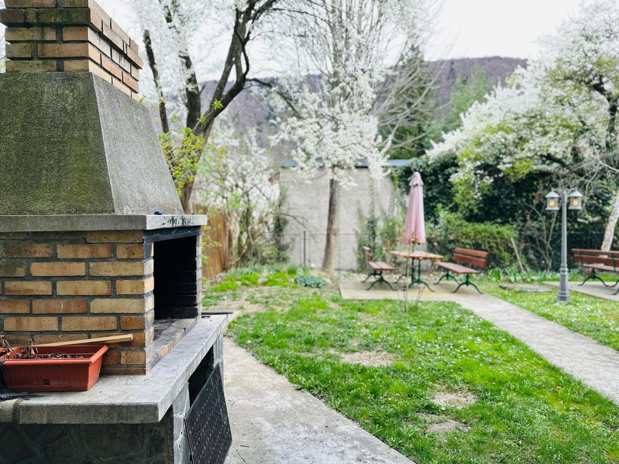 Rapsodia Sinaia Bed & Breakfast Exterior foto