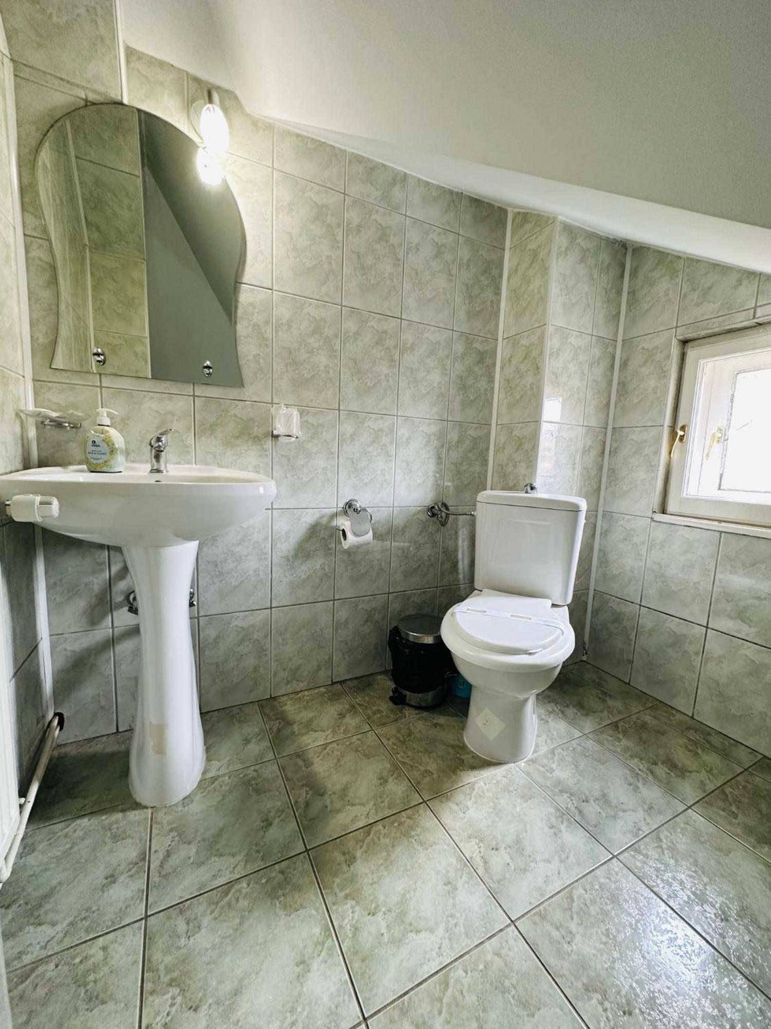 Rapsodia Sinaia Bed & Breakfast Exterior foto