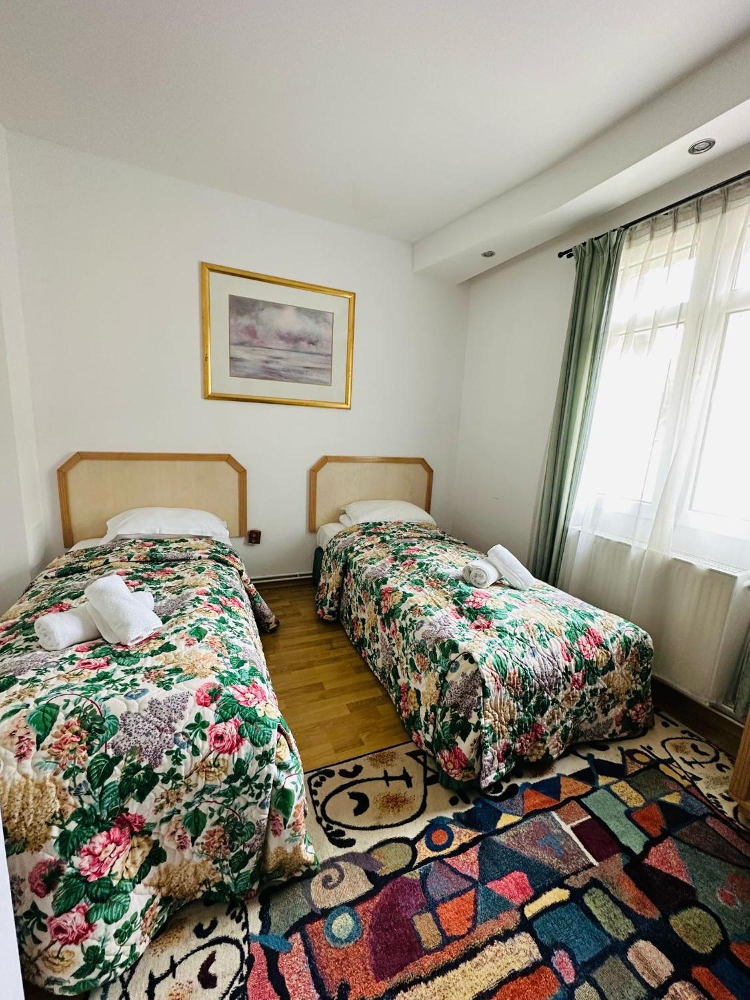 Rapsodia Sinaia Bed & Breakfast Exterior foto